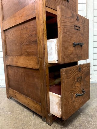 Mueble archivador de madera. Antiguo