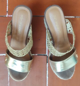 Sandalias cuña doradas Don Algodón T37