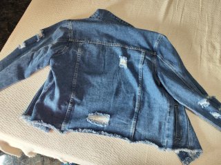 Chaqueta vaquera desgastada