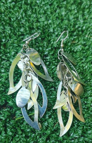 Pendientes largos plateados mujer