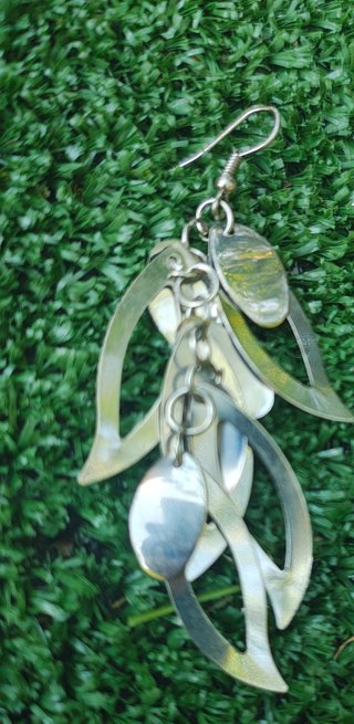 Pendientes largos plateados mujer