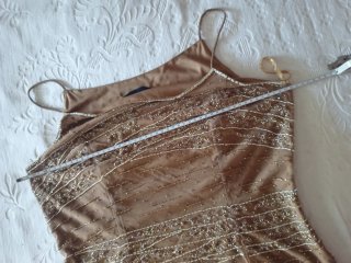Blusa tirantes beige y dorada talla 42