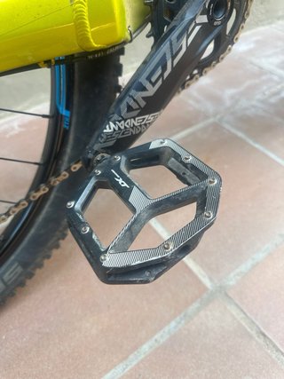 GT Sensor Carbon Pro