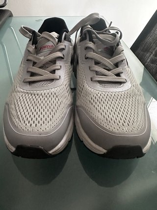 Zapatillas Joma Walking grises y negras Unisex