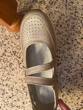 Zapatos dorados marca 30s
