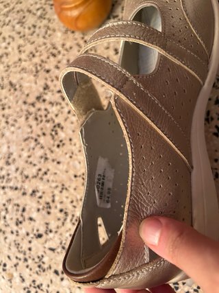 Zapatos dorados marca 30s