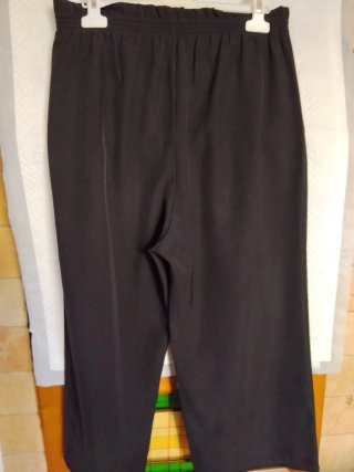 Pantaloni culotte neri,con ampia vestibilità