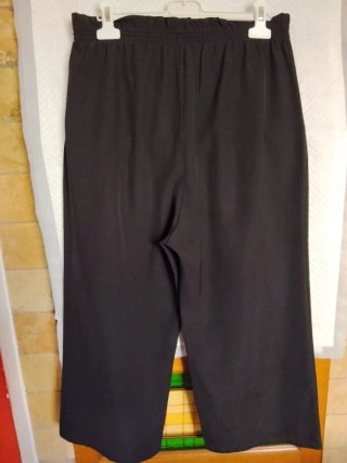 Pantaloni culotte neri,con ampia vestibilità