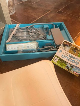 Nintendo Wii + Wii Sports + Balance Board