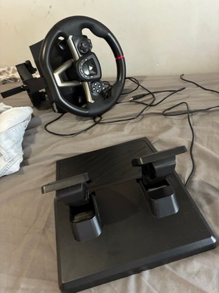 Volante y Pedales Thrustmaster PS4