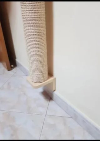 Rascador para gato de sisal y madera