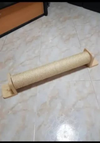 Rascador para gato de sisal y madera