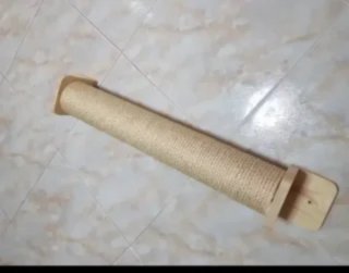 Rascador para gato de sisal y madera