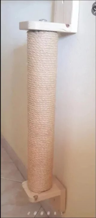 Rascador para gato de sisal y madera