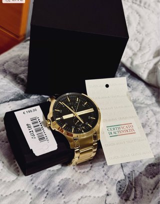 Reloj Armani Exchange Dorado y Negro...Nuevo