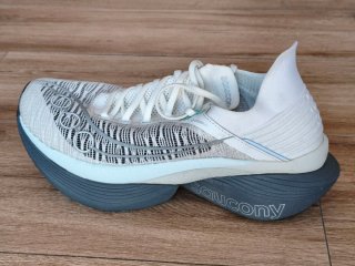 Saucony Endorphin Elite 2 Talla 44