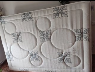 Colchón de tela con diseño floral