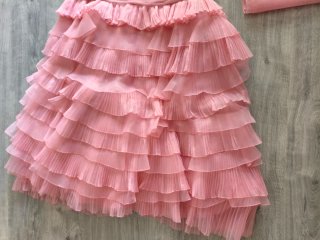 Vestido largo rosa de fiesta con volantes