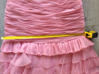 Vestido largo rosa de fiesta con volantes