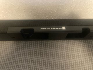 barra de sonido Samsung HW-K450 con su subwofer