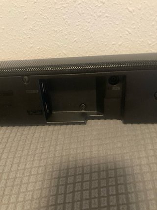 barra de sonido Samsung HW-K450 con su subwofer