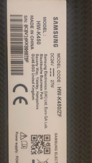 barra de sonido Samsung HW-K450 con su subwofer