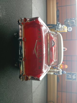 Chevrolet Bel Air Bomberos 1/18 Road Legends