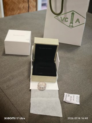 Anillo Van Cleef & Arpels Oro Blanco Diamantes