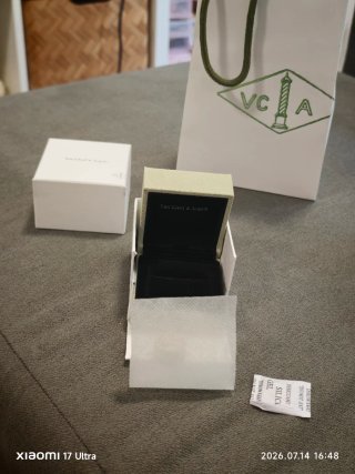 Anillo Van Cleef & Arpels Oro Blanco Diamantes