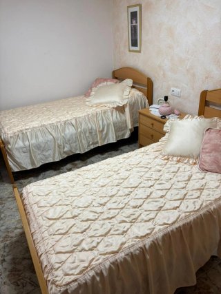 Sofá, cama y armario