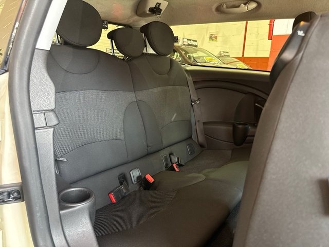 MINI Clubman 1.6D 2009 4470€ !!