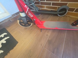 Patinete infantil rojo