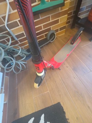 Patinete infantil rojo