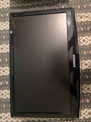 Lote 2 monitor: Samsung TV/Monitor HDMI + AOC 18