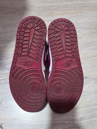 Jordan 1 Rojo y Blanco