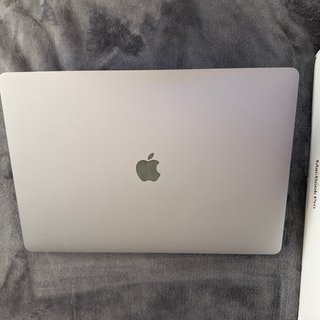 MacBook Pro 16 pollici