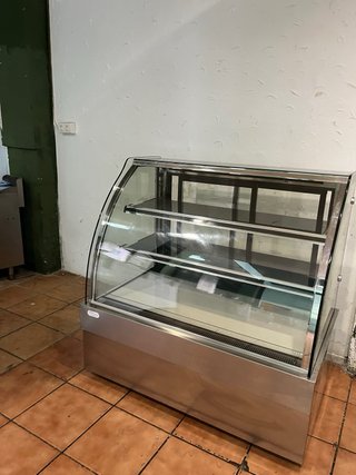 Vitrina expositora de pasteles