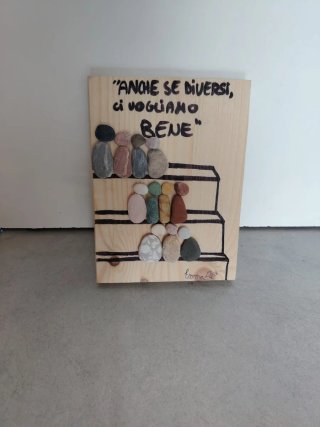 Quadro fatto a mano con legno e sassi