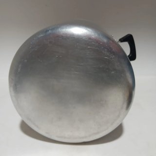 Olla Grande de Aluminio con Tapa Negra