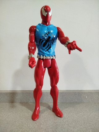 Figura Spiderman Scarlet Spider 30cm