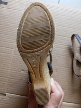 Sandalias tacón tiras cruzadas de talla 37.