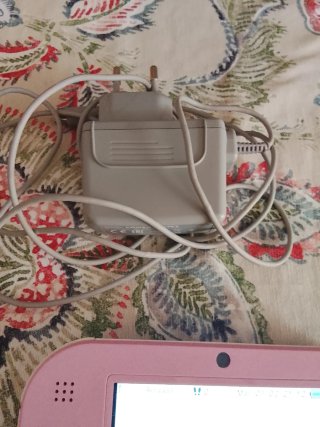 Nintendo 2DS Rosa + Caricatore + Super Mario Bros. 2