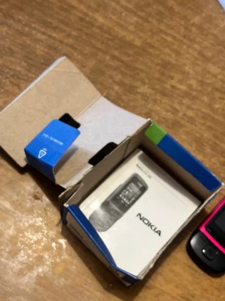 Nokia C2-05 rosa e nero funzionante con scatola