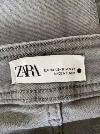 Pantalones grises
