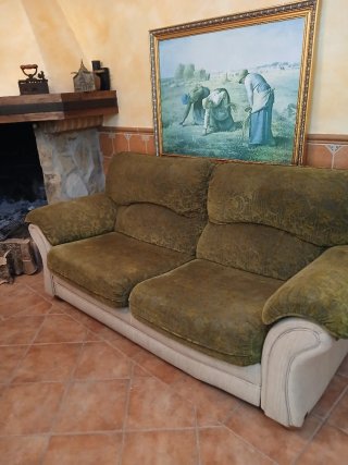 Sofá de tela y terciopelo beige y verde