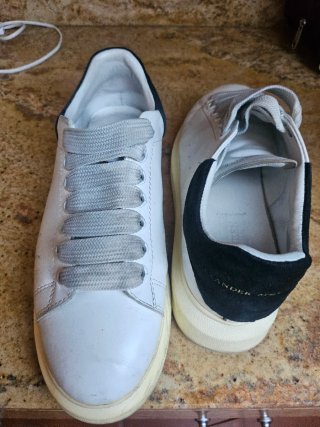 Zapatillas Alexander McQueen blancas y negras