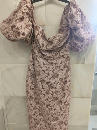 Vestido floral rosa y marrón