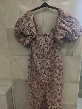 Vestido floral rosa y marrón