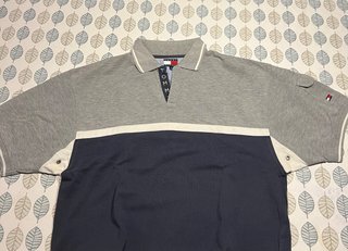 Polo Tommy Hilfiger Gris y Azul Talla S