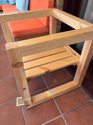 SILLON DE MADERA ASIENTO DE 60x60